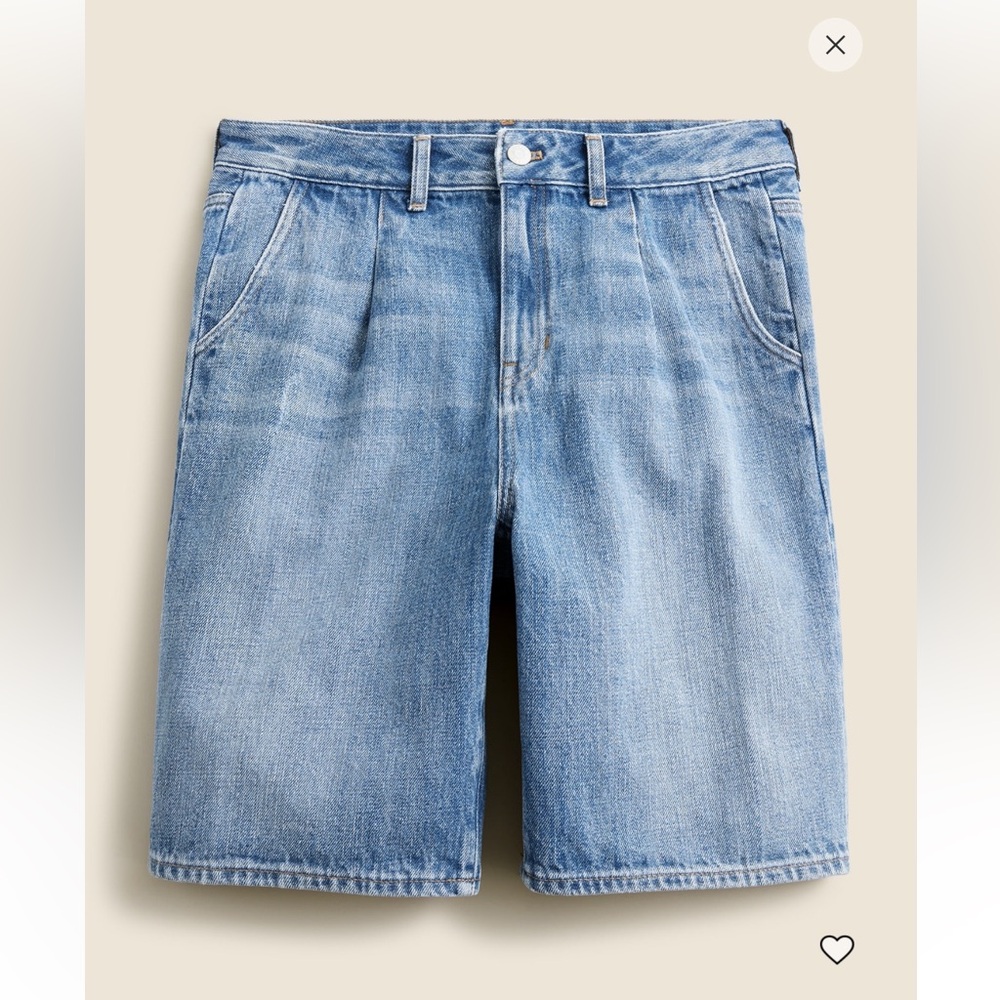 J. CREW mid-length pleated denim shorts in Blue Wash. NWOT